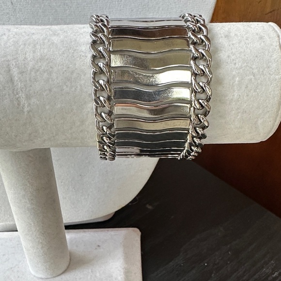 Juicy Couture Rare Wide Silver Tone Cuff Bracelet - Picture 6 of 12